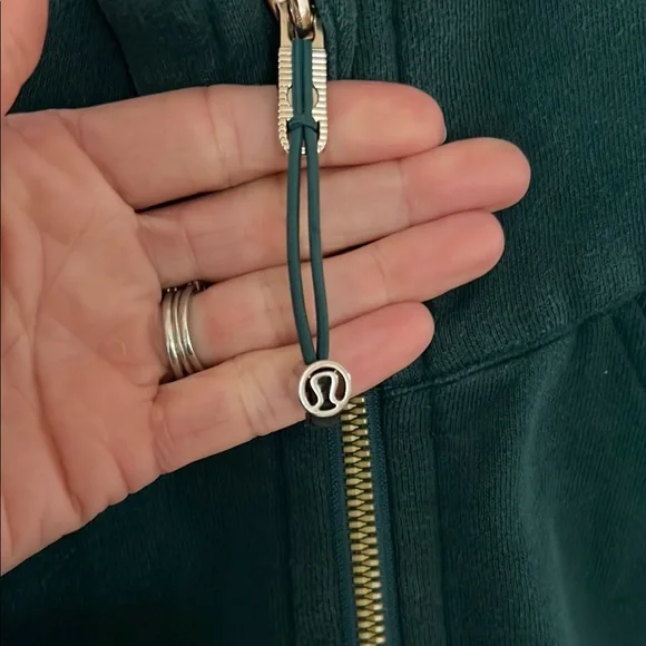 Lululemon Scuba Dark Green Half-Zip Pullover - Picture 2 of 5